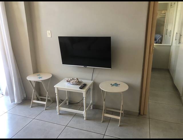 1.5 BEDROOM FLAT FOR SALE IN ILLOVO BEACH